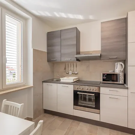 Ivana Apartamento *